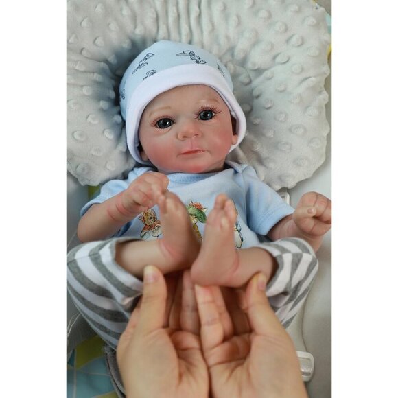 🆕 Brand New - 17-Inch Realistic Newborn Boy Soft Cloth Body Reborn Baby Doll - Picture 5 of 8